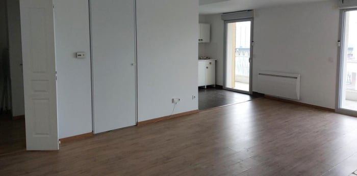 Image 2 sur 9 - Appartement  ·  Location · Reims (51100) · 2 pièces · 67m²