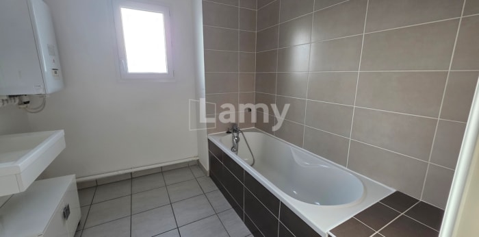 Image 5 sur 7 - Appartement  ·  Location · Clermont Ferrand (63100) · 3 pièces · 61m²