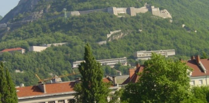 Image 1 sur 2 - Appartement  ·  Location · Grenoble (38000) · 2 pièces · 50m²