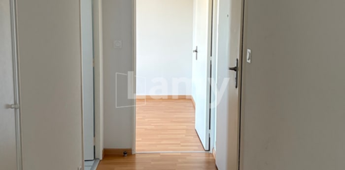 Image 7 sur 10 - Appartement  ·  Location · Clermont Ferrand (63000) · 2 pièces · 41m²