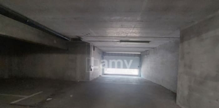 Image 4 sur 5 - Parking/box  ·  Location · Grenoble (38000) · 14m²
