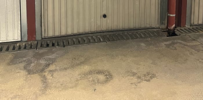 Image 1 sur 4 - Parking/box  ·  Location · Lyon (69003) · 10m²