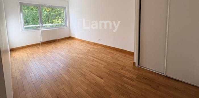 Image 11 sur 13 - Appartement  ·  Location · Besancon (25000) · 5 pièces · 141m²