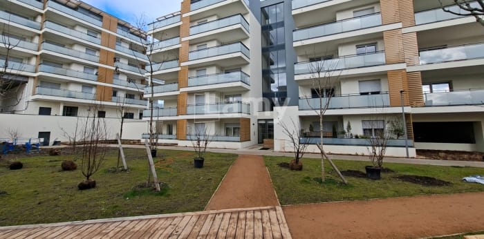 Image 6 sur 9 - Appartement  ·  Location · Clermont Ferrand (63100) · 2 pièces · 38m²