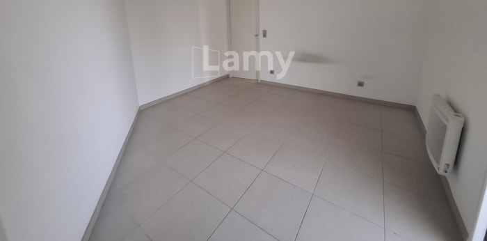 Image 9 sur 17 - Appartement  ·  Location · Marseille (13008) · 2 pièces · 37m²