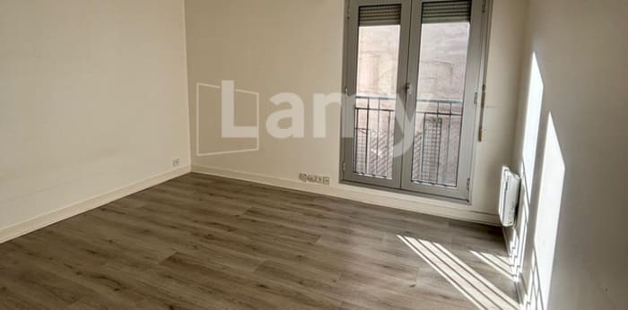 Image 5 sur 8 - Appartement  ·  Location · Paris (75003) · 4 pièces · 108m²