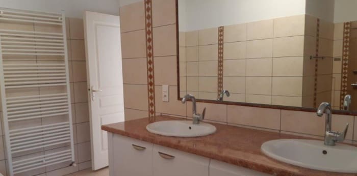 Image 6 sur 9 - Maison/villa  ·  Location · Sarrians (84260) · 5 pièces · 133m²