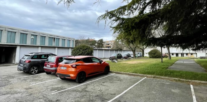 Image 2 sur 5 - Parking/box  ·  Location · Villeurbanne (69100) · 1m²