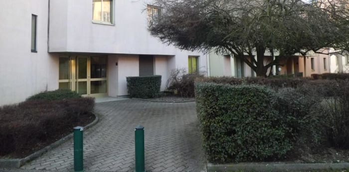 Image 1 sur 4 - Parking/box  ·  Location · Dijon (21000) · 1m²