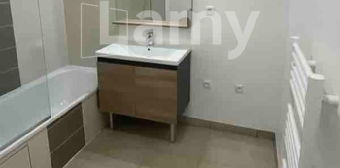 Image 5 sur 9 - Appartement  ·  Location · Villeurbanne (69100) · 4 pièces · 91m²