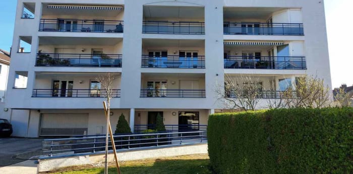 Image 1 sur 5 - Appartement  ·  Location · Besancon (25000) · 5 pièces · 146m²