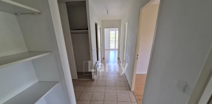 Image 3 sur 13 - Appartement  ·  Location · St Georges Sur Baulche (89000) · 3 pièces · 84m²