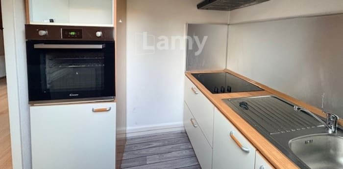 Image 8 sur 12 - Appartement  ·  Location · Besancon (25000) · 1 pièce · 22m²