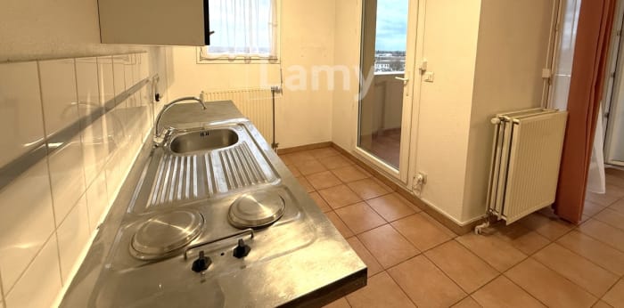 Image 5 sur 12 - Appartement  ·  Location · Salon De Provence (13300) · 2 pièces · 50m²