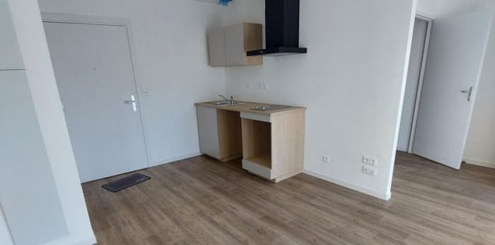 Image 2 sur 4 - Appartement  ·  Location · Chemille En Anjou (49120) · 1 pièce · 24m²