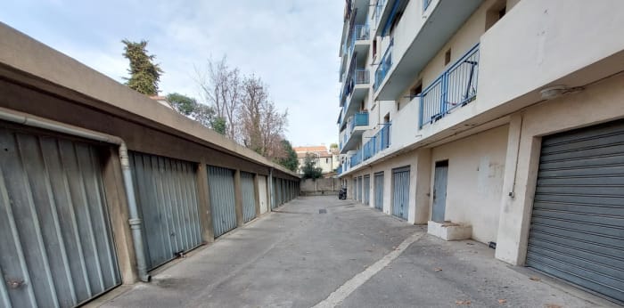 Image 4 sur 8 - Parking/box  ·  Location · Marseille (13011) · 17m²