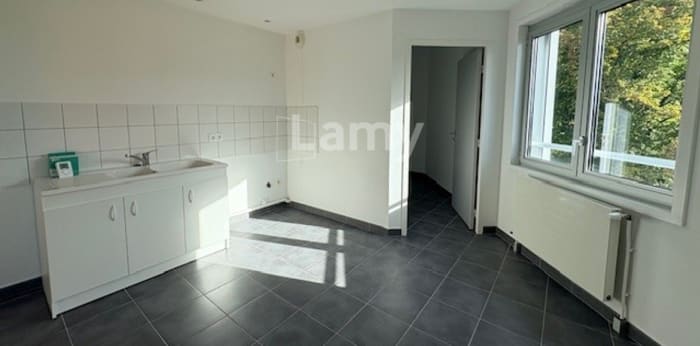 Image 6 sur 13 - Appartement  ·  Location · Besancon (25000) · 5 pièces · 141m²