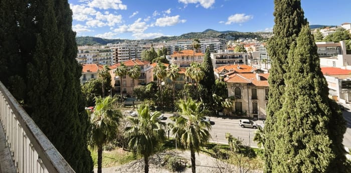 Image 2 sur 6 - Appartement  ·  Location · Nice (06100) · 2 pièces · 48m²