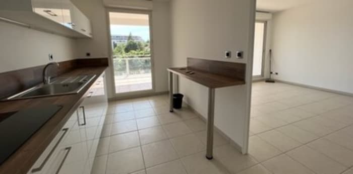 Image 7 sur 16 - Appartement  ·  Location · Marseille (13010) · 3 pièces · 73m²