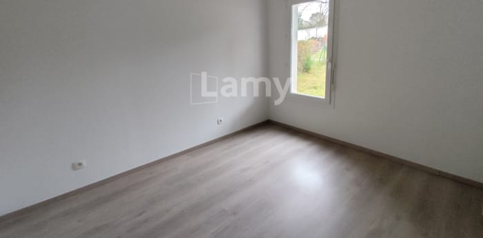 Image 4 sur 5 - Appartement  ·  Location · Bayonne (64100) · 2 pièces · 42m²