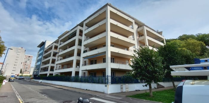 Image 1 sur 7 - Appartement  ·  Location · Besancon (25000) · 4 pièces · 74m²