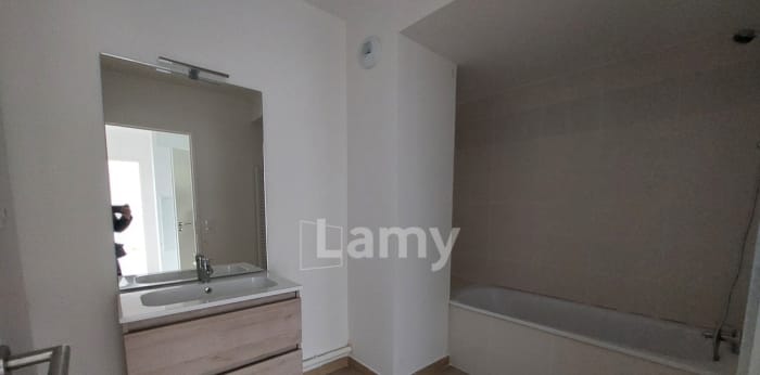 Image 6 sur 8 - Appartement  ·  Location · Amiens (80000) · 3 pièces · 60m²