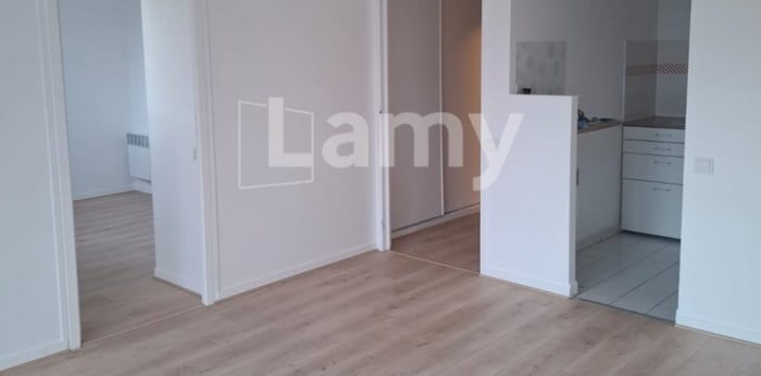 Image 1 sur 8 - Appartement  ·  Location · Franconville La Garenne (95130) · 1 pièce · 33m²