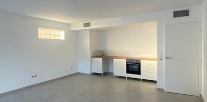 Image 4 sur 16 - Appartement  ·  Location · Marseille (13006) · 3 pièces · 72m²