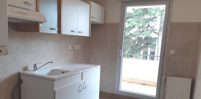 Image 3 sur 3 - Appartement  ·  Location · Villefranche Sur Saone (69400) · 2 pièces · 48m²