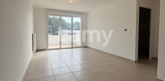 Image 1 sur 11 - Appartement  ·  Location · Les Angles (30133) · 2 pièces · 42m²