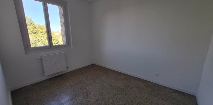 Image 9 sur 12 - Appartement  ·  Location · Marseille (13009) · 4 pièces · 73m²