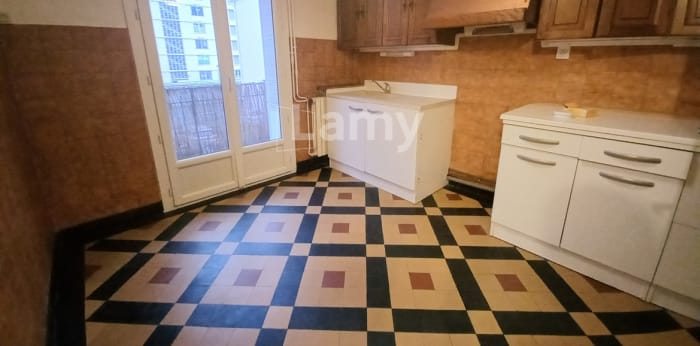 Image 3 sur 6 - Appartement  ·  Location · Chambery (73000) · 2 pièces · 53m²