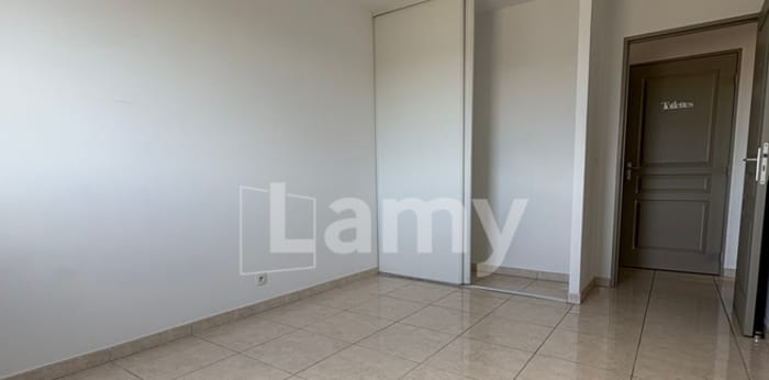 Image 7 sur 13 - Appartement  ·  Location · Entraigues Sur La Sorgue (84320) · 3 pièces · 67m²