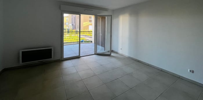 Image 5 sur 10 - Appartement  ·  Location · Le Luc (83340) · 2 pièces · 45m²