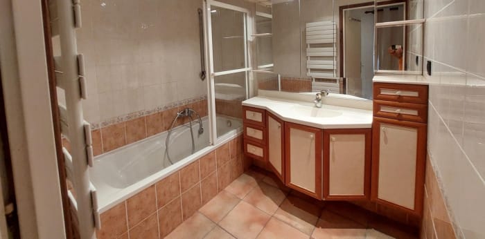 Image 12 sur 14 - Appartement  ·  Location · Grenoble (38100) · 3 pièces · 72m²