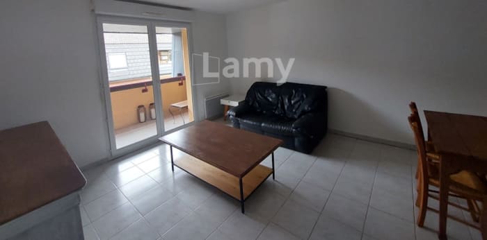 Image 1 sur 10 - Appartement  ·  Location · St Saulve (59880) · 2 pièces · 43m²