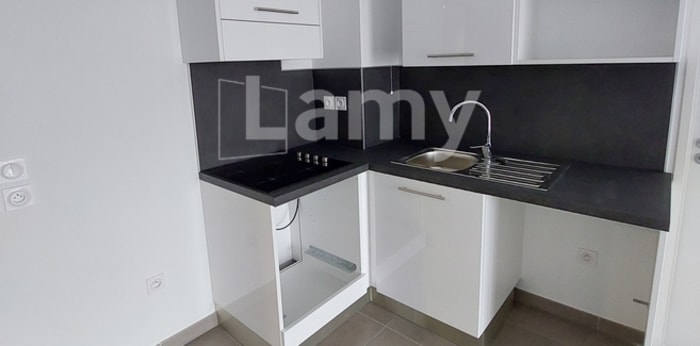 Image 5 sur 10 - Appartement  ·  Location · Marseille (13008) · 2 pièces · 39m²