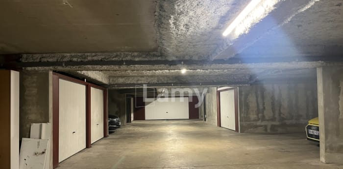 Image 3 sur 5 - Parking/box  ·  Location · Reims (51100) · 1m²