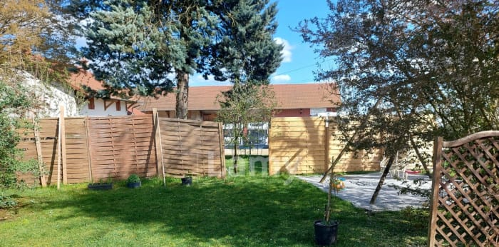 Image 9 sur 9 - Maison/villa  ·  Location · Lux (71100) · 3 pièces · 65m²