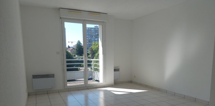 Image 2 sur 11 - Appartement  ·  Location · Besancon (25000) · 2 pièces · 49m²