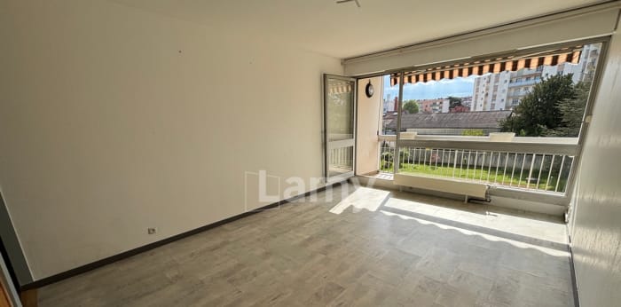 Image 16 sur 22 - Appartement  ·  Location · Dijon (21000) · 4 pièces · 82m²