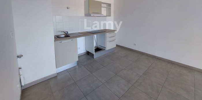 Image 9 sur 16 - Appartement  ·  Location · Nimes (30000) · 3 pièces · 67m²