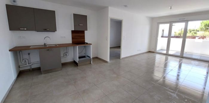 Image 1 sur 6 - Appartement  ·  Location · Arles (13200) · 2 pièces · 43m²