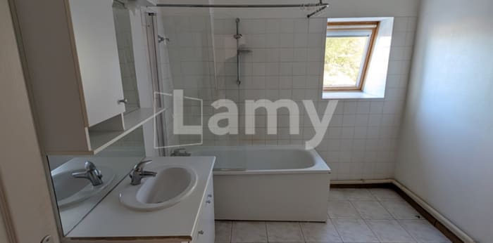 Image 6 sur 7 - Appartement  ·  Location · St Amand Les Eaux (59230) · 3 pièces · 106m²