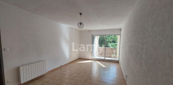 Image 2 sur 20 - Appartement  ·  Location · Nimes (30000) · 3 pièces · 64m²