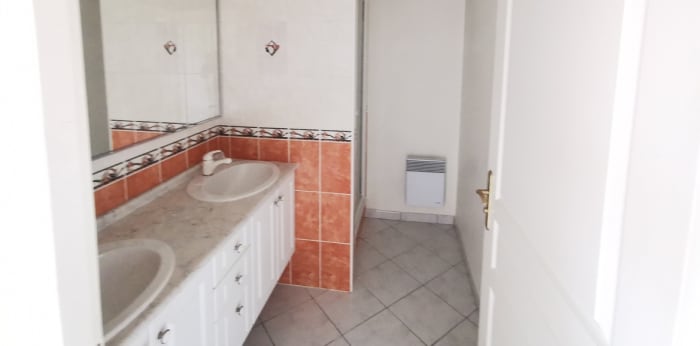 Image 7 sur 9 - Appartement  ·  Location · Lamorlaye (60260) · 3 pièces · 70m²