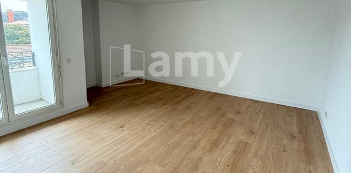 Image 2 sur 7 - Appartement  ·  Location · Bordeaux (33800) · 64m²