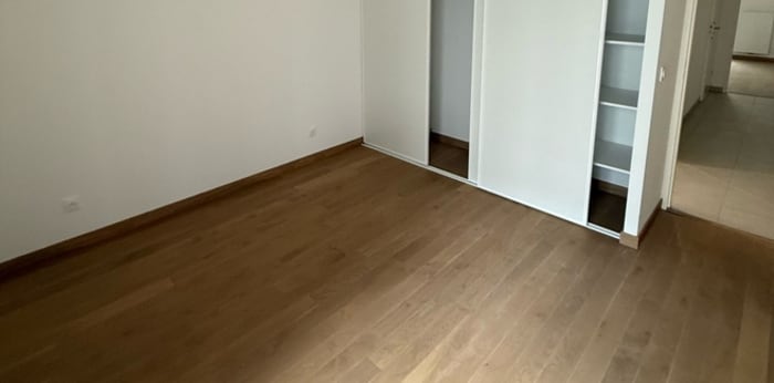 Image 5 sur 13 - Appartement  ·  Location · Bordeaux (33800) · 5 pièces · 123m²