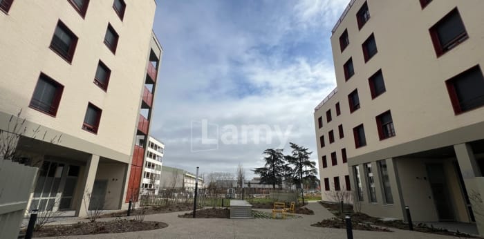 Image 1 sur 13 - Appartement  ·  Location · St Fons (69190) · 4 pièces · 96m²