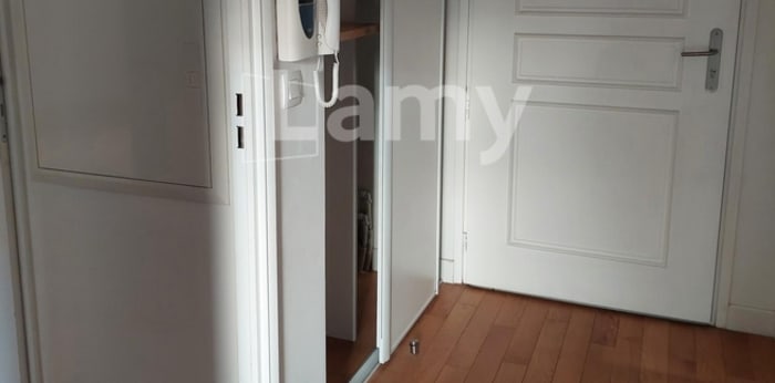 Image 8 sur 9 - Appartement  ·  Location · Cergy (95000) · 2 pièces · 58m²